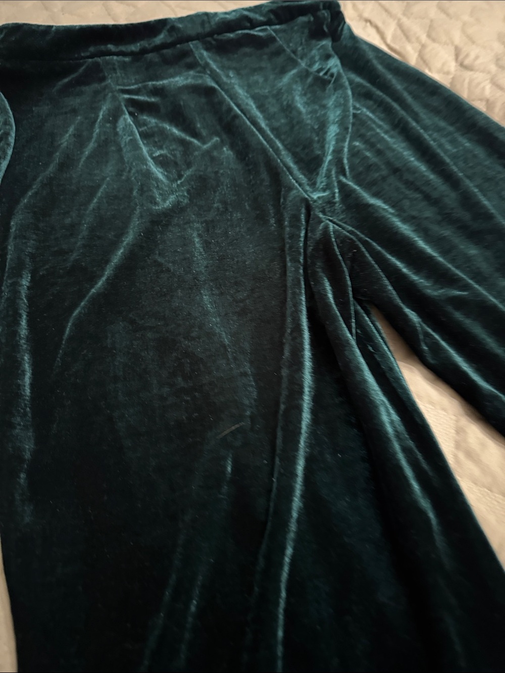 Lulu's Emerald Green Velvet Flared Pants Size Large NWT - Picture 7 of 9